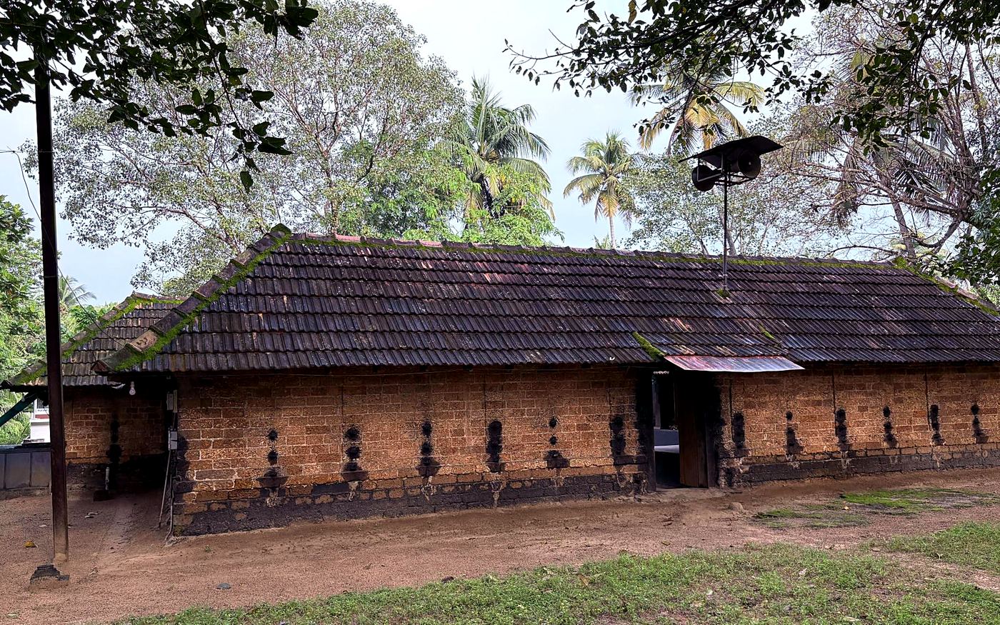 ഇന്നത്തെ ക്ഷേത്രത്തിന്റെ മുൻഭാഗം